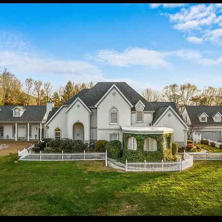 Bella Villa Tennessee Bed And Breakfast